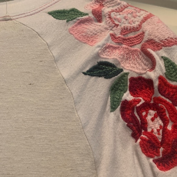 Boho Jane raglan T-shirt w embroidery on sleeves - Picture 5 of 6